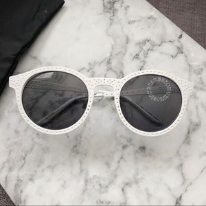 URBAN OUTFITTERS PERFORATED FRESH WHITE SU…